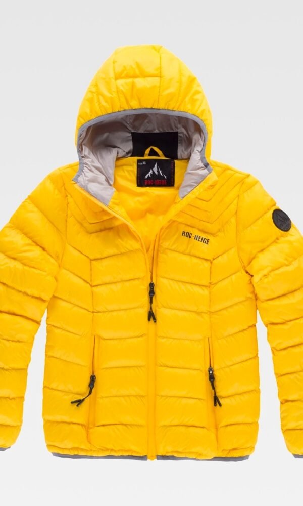 Cazadora con capucha